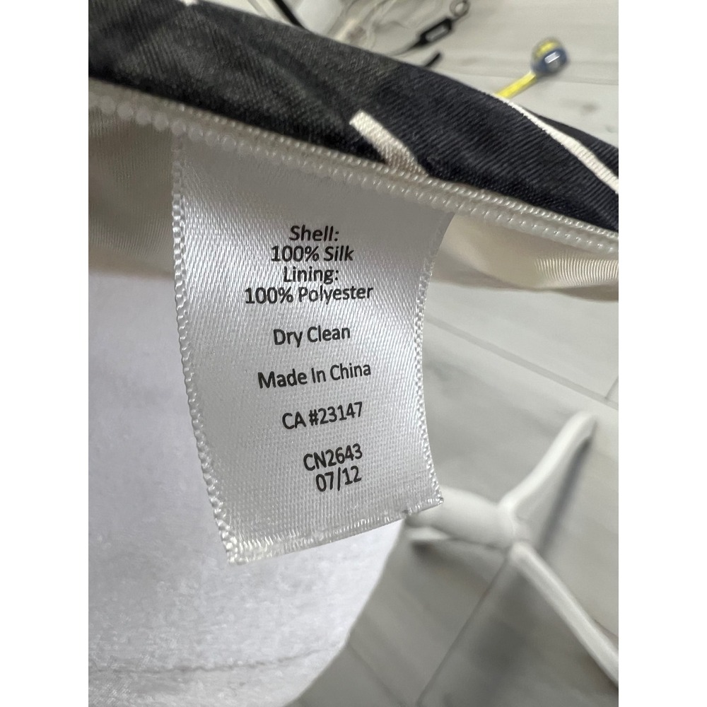 Talbots Petites Silk Top Black Ivory Geometric Sleeveless Blouse Sz 8P Preppy - Picture 5 of 8